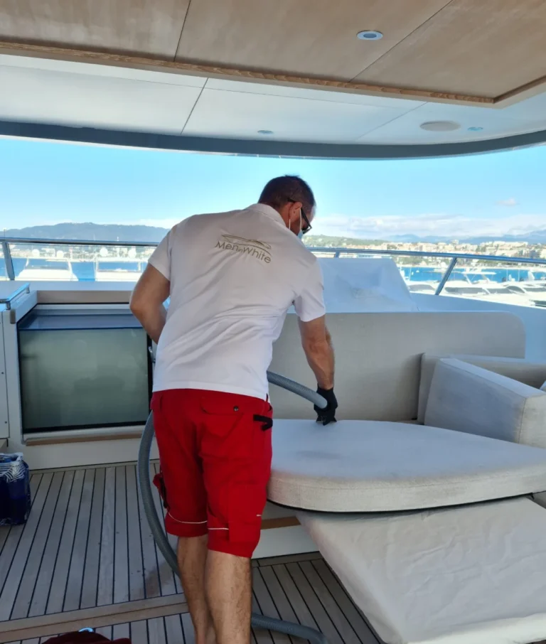 Limpieza de tapizado de embarcaciones en Barcelona